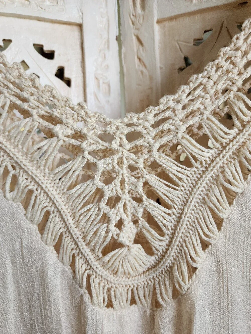 Ellie & Kate Beige Bohemian Crochet Fringe Top- Size Large / XL